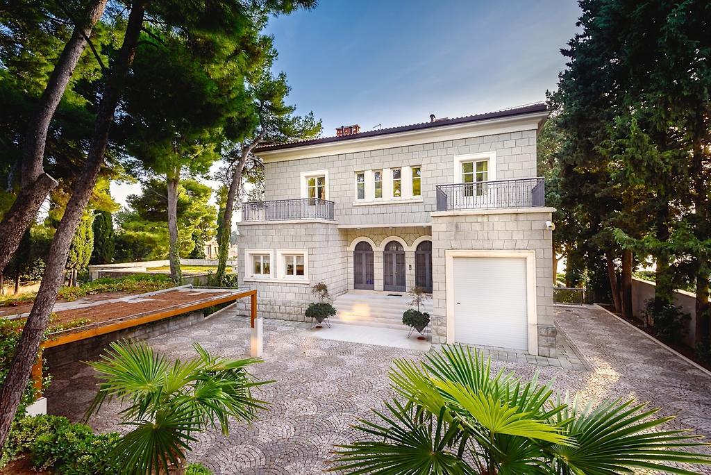Villa Diocletian Split Exterior photo